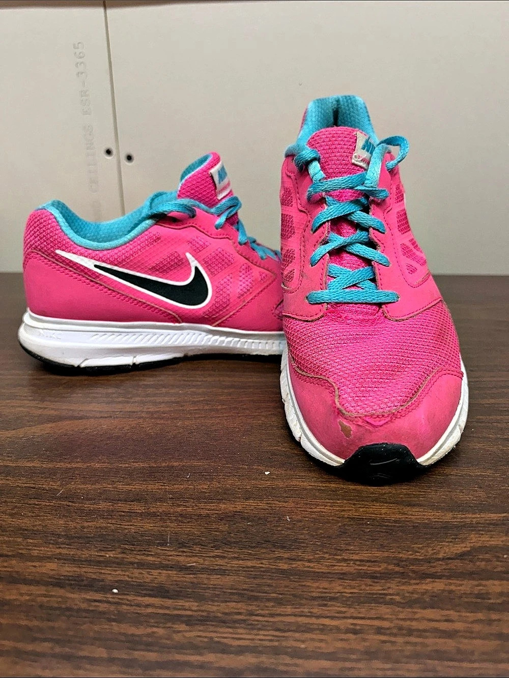 Nike Downshifter 6 Athletic Shoes Pink & Blue US 5